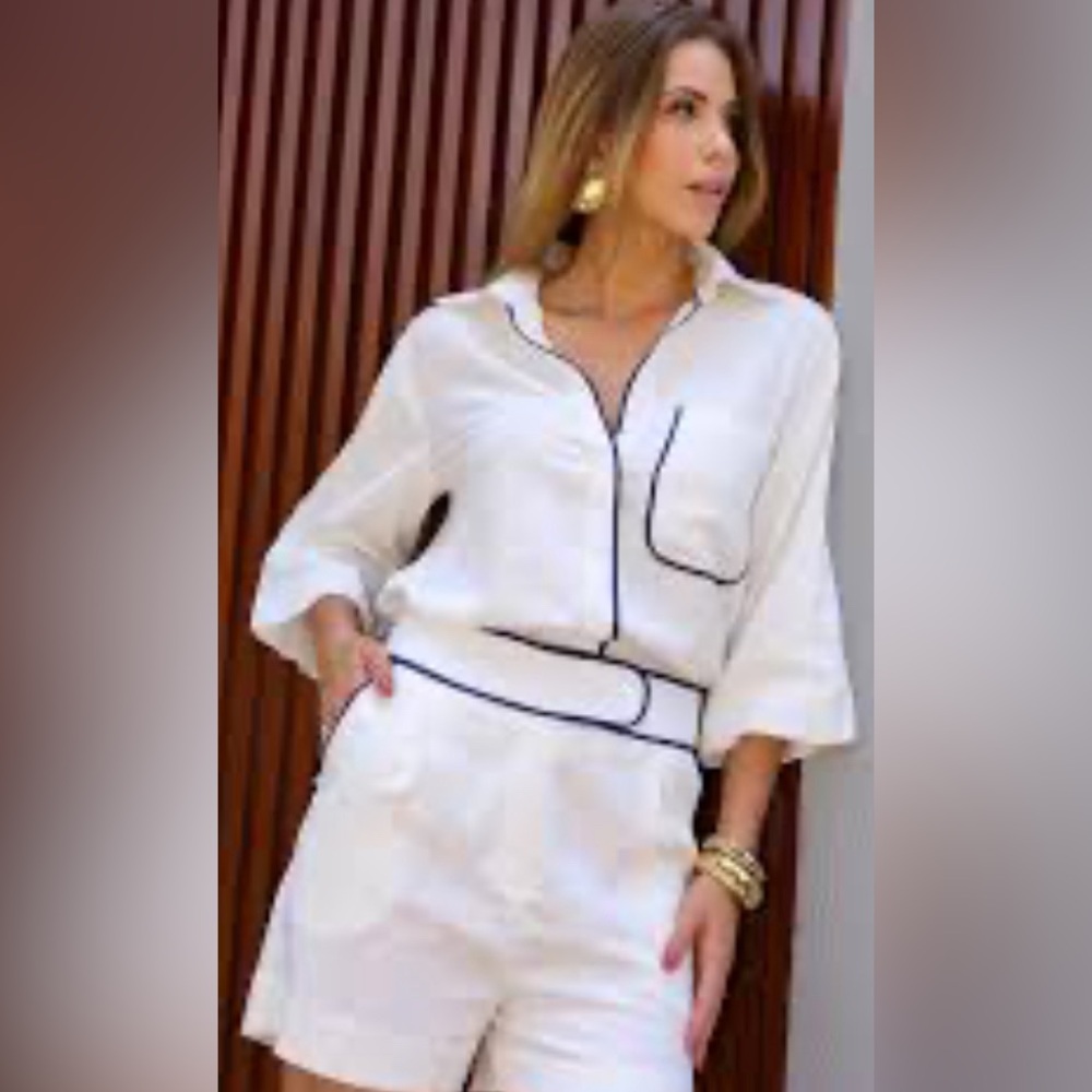 White Long Sleeve Shirt and Shorts  with Grey Trim/Size Large